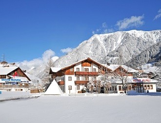 Landhotel Älpili**** im Montafon- Ihr persönlich geführtes 4 Sterne Wellnesshotel direkt am Skilift in Gaschurn in Vorarlberg
