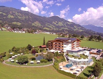 Held Hotel & Spa ****S in Fügen - Ihr top 4 Sterne S Wellnesshotel im Zillertal in Österreich für Entspannung pur und Ihren Urlaub im Privathotel  